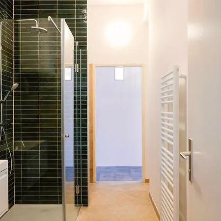 Helles Design-Loft im Zentrum mit Schlossbergblick Graz