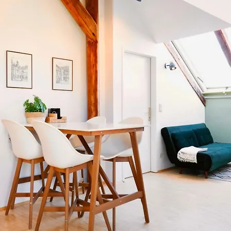 Helles Design-Loft im Zentrum mit Schlossbergblick * Graz