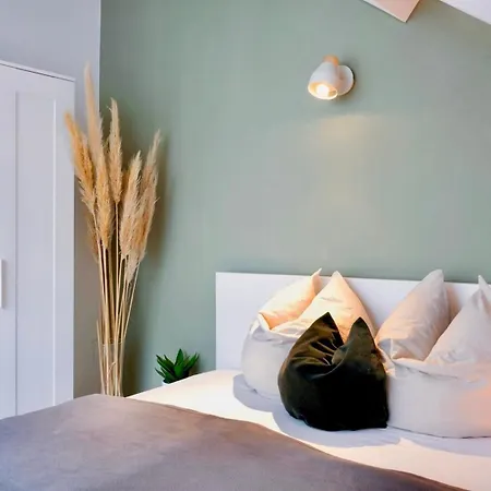 Apartment Helles Design-Loft im Zentrum mit Schlossbergblick *